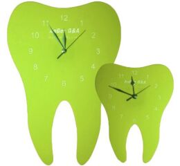 Hodiny ve tvaru zubu, limetkové XL