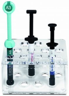 Stojan na 12 stříkaček