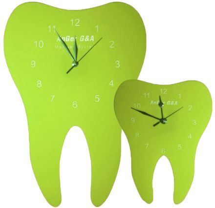 Hodiny ve tvaru zubu, limetkové XL